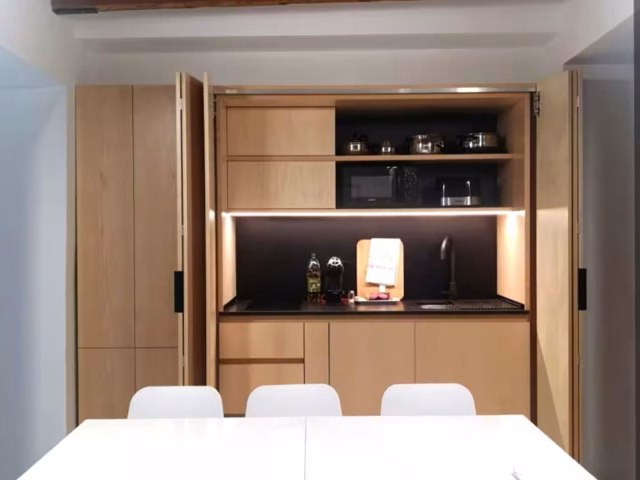 240b819b-65c5-4bfd-9820-91376d30ae97