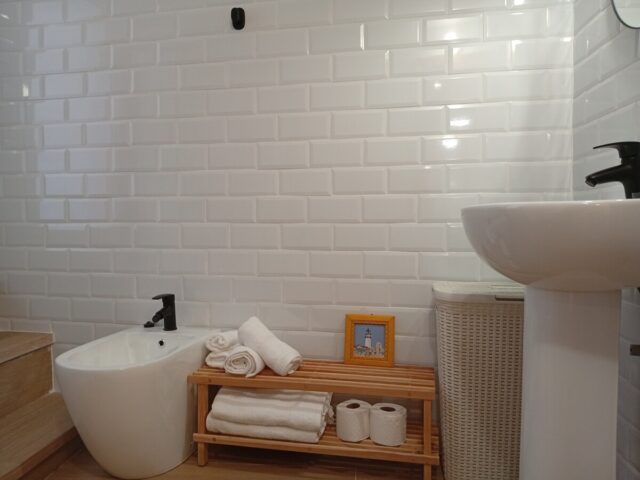 apartamento-alicante-centro-tradicional-y-playa-bano-completo-01